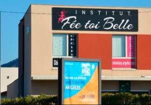 A connotations publicitaires et culturelles