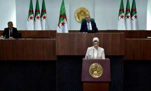 Mme Mouloudji passe en revue les mesures prises pour la sauvegarde, la valorisation et l'exploitation du patrimoine culturel à Oran