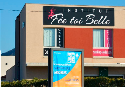 A connotations publicitaires et culturelles