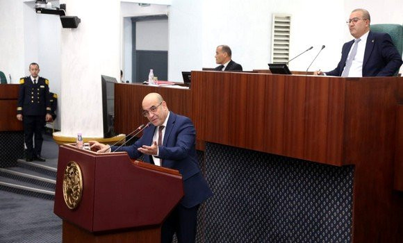 Transport terrestre : recourir à l'industrie locale pour le renouvellement du parc d'autobus