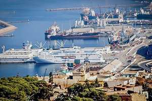 ميناء وهران : تدعيم نهائي الحاويات بجهاز سكانير