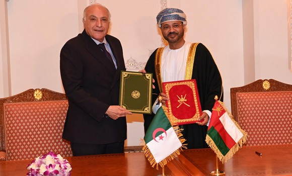 Algérie-Oman: signature de plusieurs mémorandums d'entente