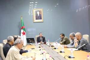 والي وهران يترأس اجتماعا حول مشروع انجاز البحيرة العلمية ببحيرة  ضاية مرسلي