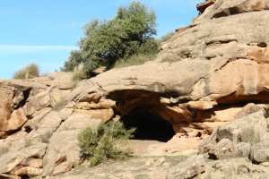 مغارة عين المانعة ” محطة سابقة للتاريخ “