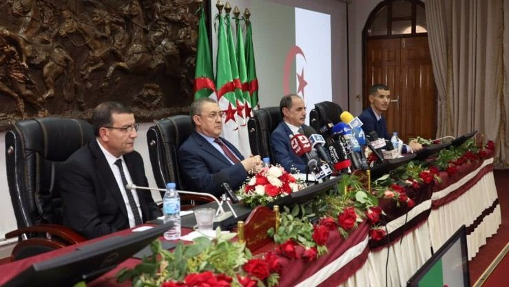 وزير الداخلية إبراهيم مراد ينصب والي خنشلة الجديد