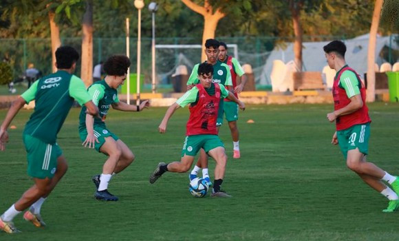 Foot/Qualif's CAN 2025 U20 (Zone UNAF): première séance d'entrainement des juniors algériens en Egypte
