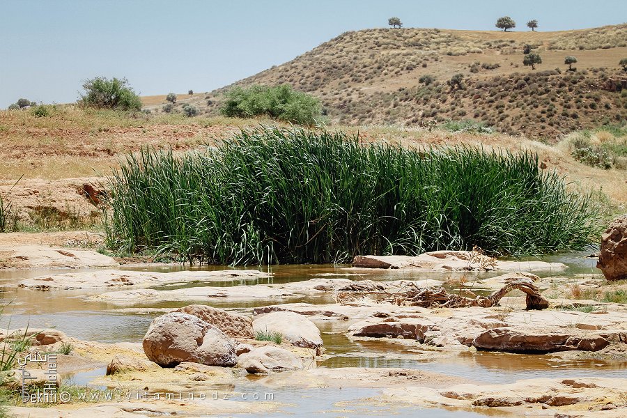 حول وادي هونت، عدة نقاط جغرافية مهمة: