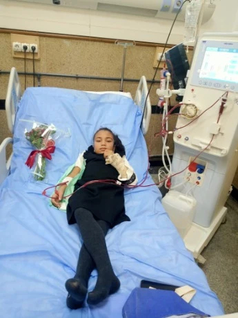 والي تلمسان يخصص سيارة خاصة من الديوان لنقل الطفلة مريم بن عياد الى مصلحة تصفية الدم و القصور الكلوي