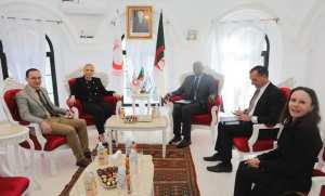 Mme Hamlaoui reçoit le Haut-Commissaire assistant chargé des opérations du HCR