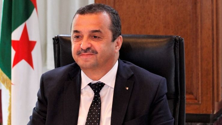 عرقاب يعاين مشاريع القطاع بولاية بجاية