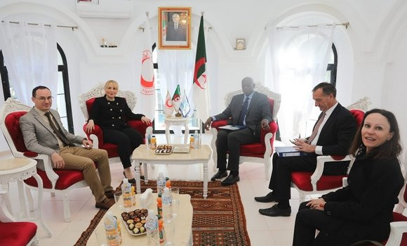 Mme Hamlaoui reçoit le Haut-Commissaire assistant chargé des opérations du HCR