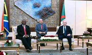 Le Président de la République s'entretient avec son homologue sud-africain