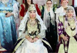 Inscription du «costume féminin de cérémonie  dans le Grand Est algérien»