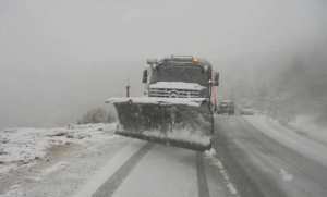 أحوال جوية: عدة طرق مقطوعة بولايتي البويرة و تيزي وزو بسبب تراكم الثلوج