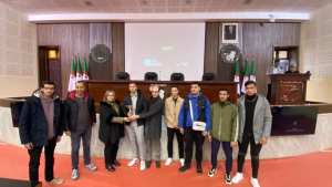 جامعة وهران 2  تحيي الذكرى المزدوجة لمظاهرات 11 ديسمبر  1960 واليوم الوطني للرياضة الجامعية