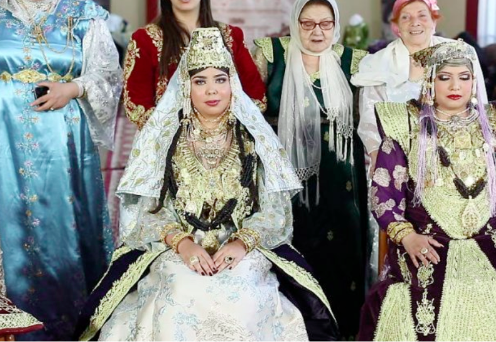 Inscription du «costume féminin de cérémonie dans le Grand Est algérien»