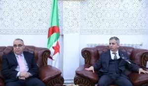 والي معسكر يؤكد  في لقائه مع الصحافة على فتح قنوات الاتصال بين الإدارة والإعلام خدمة للمواطن