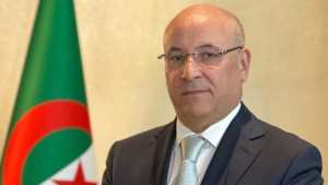 وزير التجارة يتفقد الوحدة الإنتاجية   مغرب بايب  بولاية المسيلة