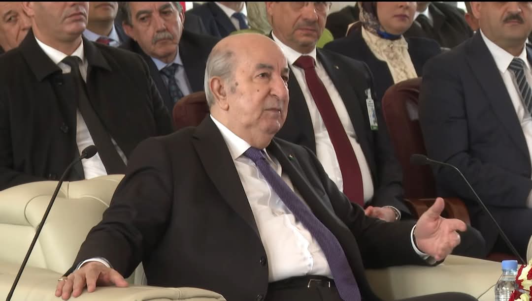 الرئيس تبون يتابع عرضا حول النظرة الاستراتيجية لعصرنة العاصمة - الشعب أونلاين