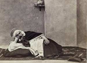 البرنوس الجزائري: رمز للتقاليد والهوية