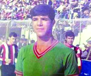 Le footballeur algérien qui a reçu  les louanges du roi Pelé