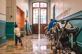 Planète (France/Europe) - À Lyon, 26 écoles ouvrent leurs portes aux familles sans abri