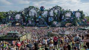 Planète (Belgique/Europe) - Le festival Tomorrowland doit payer une amende de plus de 700.000 euros pour avoir utilisé des gobelets jetables