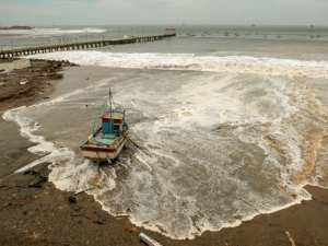 Planète - Une violente houle s'abat sur l'ouest du continent sud-américain et fait trois morts