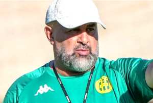 Tizi Ouzou (Football) - JS Kabylie: Benchikha se retire de la barre technique*