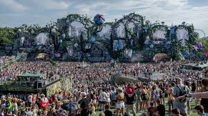Planète (Belgique/Europe) - Le festival Tomorrowland doit payer une amende de plus de 700.000 euros pour avoir utilisé des gobelets jetables