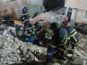 انتشال 3 جثث لشباب تحت أنقاض عمارة منهارة بقسنطينة