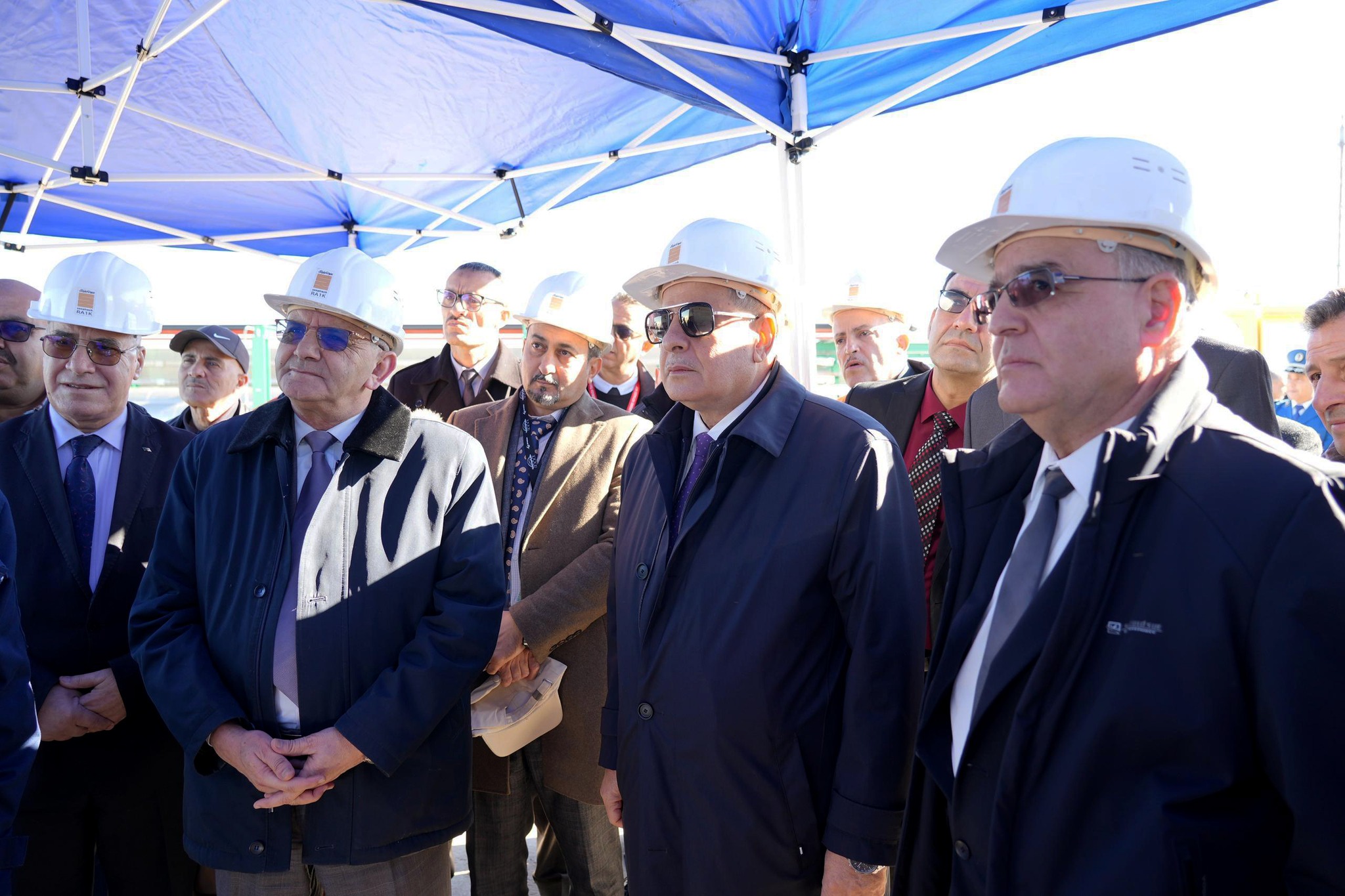 مدير سوناطراك ينفقد أشغال توسعة ميناء سكيكدة البترولي - الشعب أونلاين