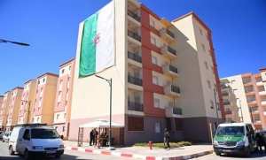 وهران: ترحيل إحدى عشرة عائلة إلى سكنات لائقة بوادي تليلات وبئر الجير