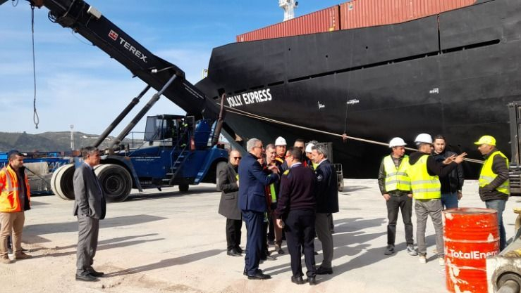 ميناء سكيكدة يتدعم بمحمل سفن