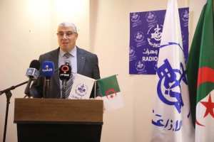 والي وهران:  الاذاعة شريك أساسي في المجهود التنموي المحلي