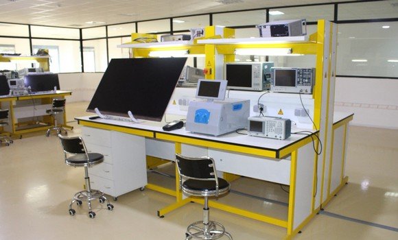 المؤسسة الوطنية للصناعات الإلكترونية بسيدي بلعباس: آفاق واعدة للاستثمار في التكنولوجيا الحديثة