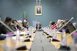 والي وهران يترأس اجتماعا مخصصا لإعادة بعث مشروع حديقة التسلية  حبيباس لاند  بنهج الألفية