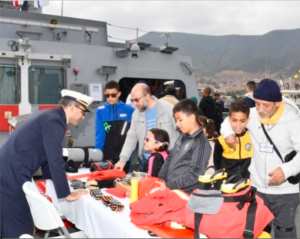 Lancement à Oran des Journées portes ouvertes sur les forces navales