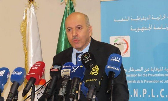 Saihi réaffirme l'engagement de l'Etat en faveur de la prise en charge des malades du cancer