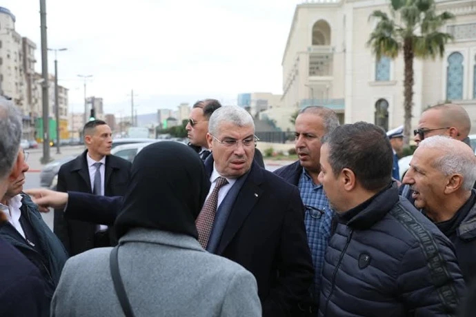 والي وهران يعاين مشروع إعادة تهيئة شبكة الصرف الصحي بمحور دوران حي جمال الدين