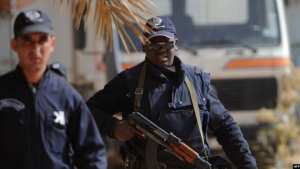 شرطة الشلف تفكّك شبكة تزوير تأشيرات دخول إلى بلدان أجنبية