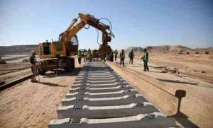 خط السكة الحديدية بشار-غارا جبيلات: تشغيل 10 قطارات يوميا لنقل المواد المنجمية والمسافرين