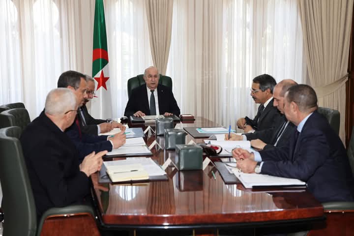 الرئيس تبون يترأس اجتماع عمل حول مشروع طريق تندوف - الزويرات - الشعب أونلاين