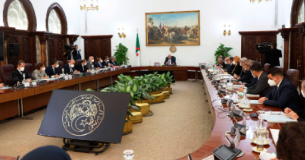 La  contre-attaque  du Président Tebboune qui a comblé de joie les enseignants