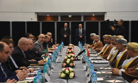 Cherfa examine avec une délégation omanaise les opportunités d'investissement dans les domaines de l'agriculture et de la pêche