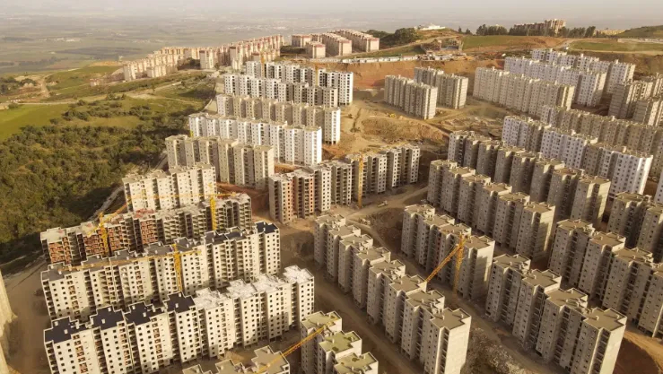 منها حوش الريح..  وزير النقل يأمر بتوفير وتوسيع خطوط النقل بالأقطاب الحضرية بالبليدة