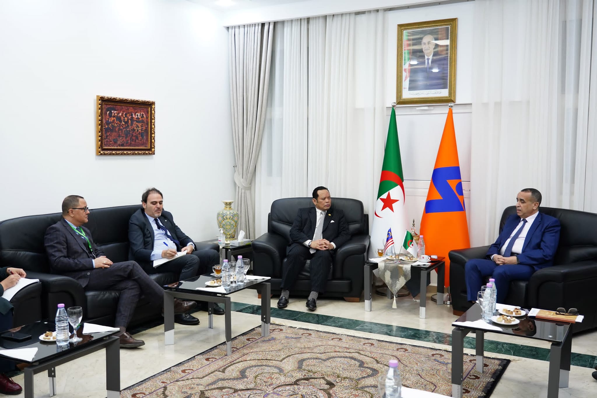 عجال يستقبل سفير ماليزيا في الجزائر - الشعب أونلاين