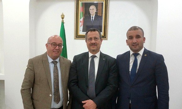 أشغال عمومية: رخروخ يستقبل نائبين من المجلس الشعبي الوطني عن ولاية  تيارت   