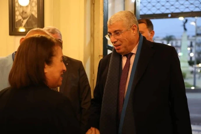 في إطار احياء اليوم الوطني للشهيد....والي وهران يحضر العرض المسرحي 