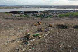 Planète (Angleterre/Europe) - Cette décharge géante brûle depuis quinze ans: les riverains, malades, dénoncent un cauchemar